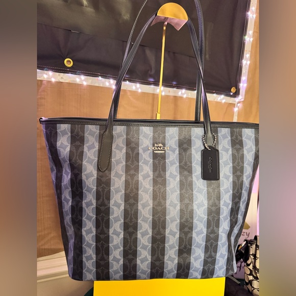 Coach Signature Stripe City Large Tote NWT - Picture 1 of 6